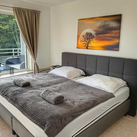 3 Zimmer Apartment Mit Balkon Wuppertal Exterior foto